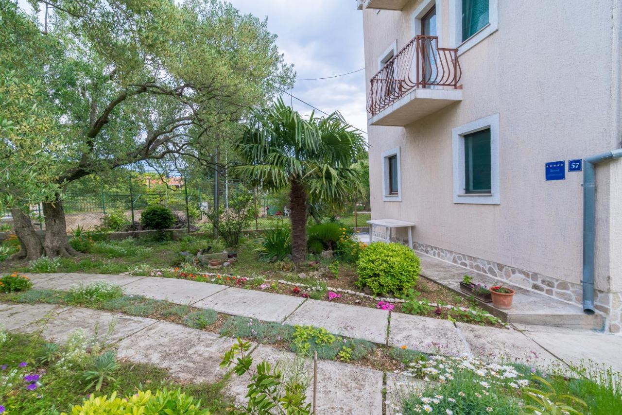 Apartments Bepina Биоград на Мору Екстериор снимка