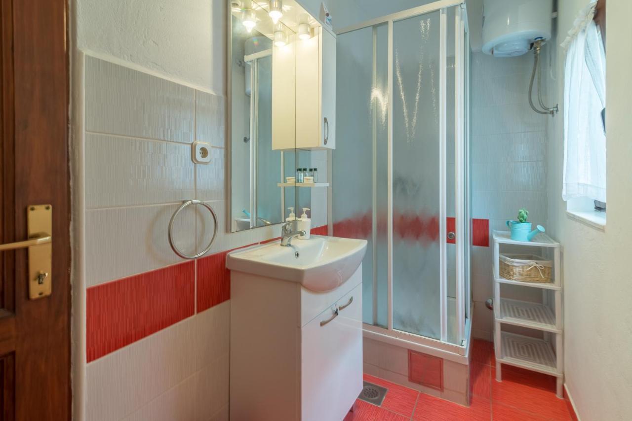 Apartments Bepina Биоград на Мору Екстериор снимка