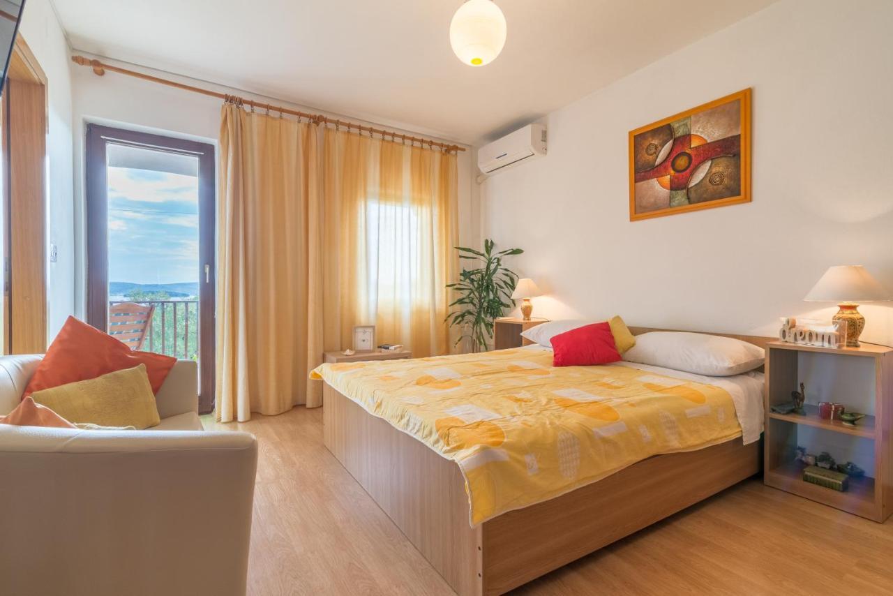 Apartments Bepina Биоград на Мору Екстериор снимка