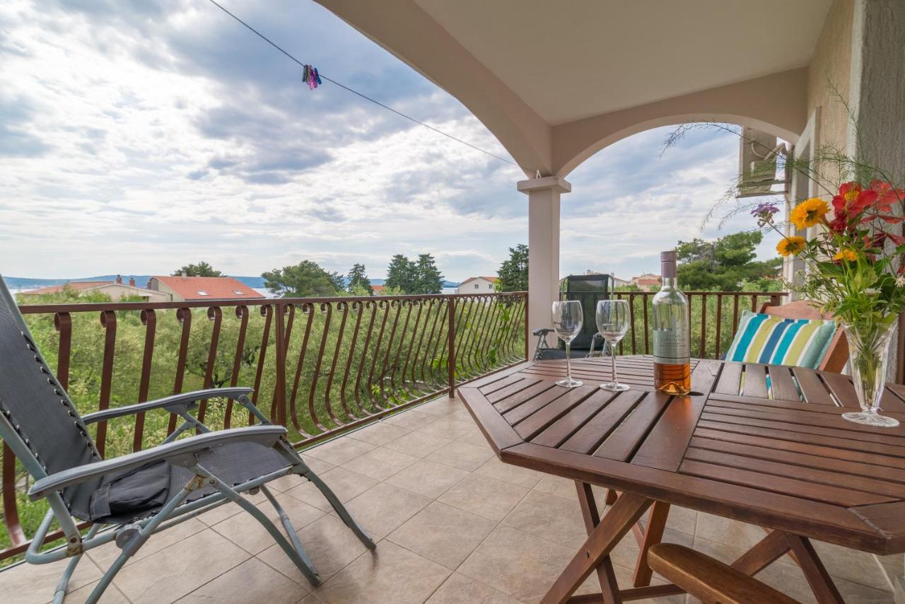 Apartments Bepina Биоград на Мору Екстериор снимка