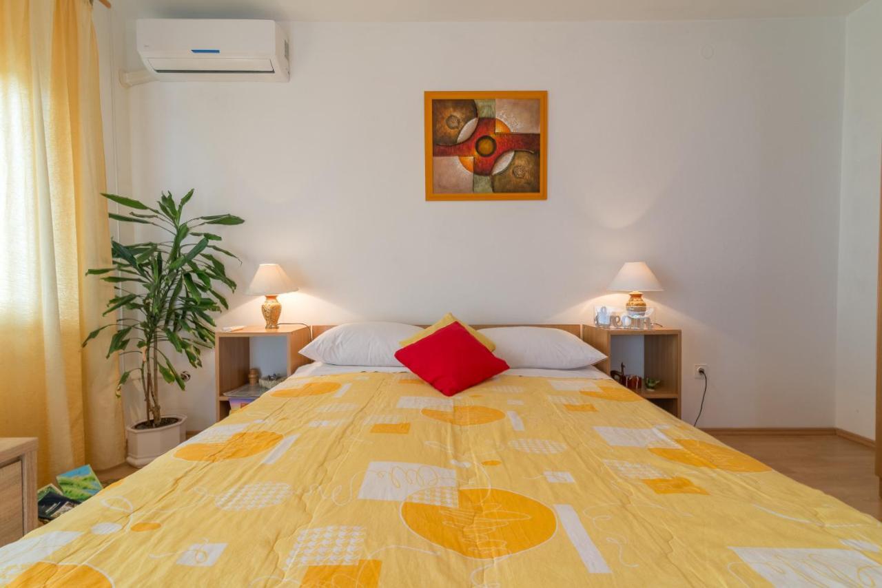 Apartments Bepina Биоград на Мору Екстериор снимка