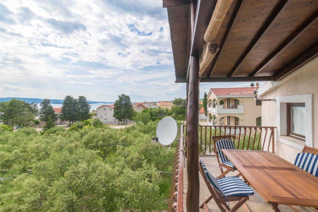 Apartments Bepina Биоград на Мору Екстериор снимка
